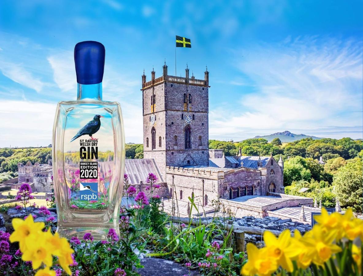 St Davids Gin & Kitchen - The Cathedral Villas St. Davids (Pembrokeshire) Exterior foto